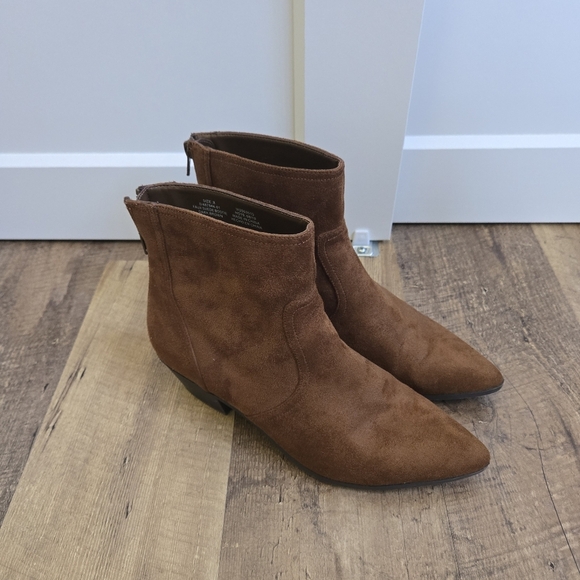 Banana Republic Faux Suede Dark Brown Women's Size 8 Ankle Boots - Picture 2 of 13